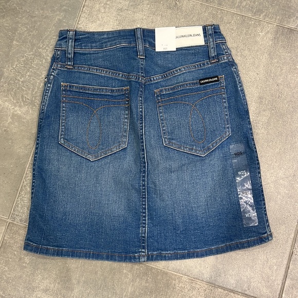 NWT Calvin Klein denim skirt - Picture 2 of 4